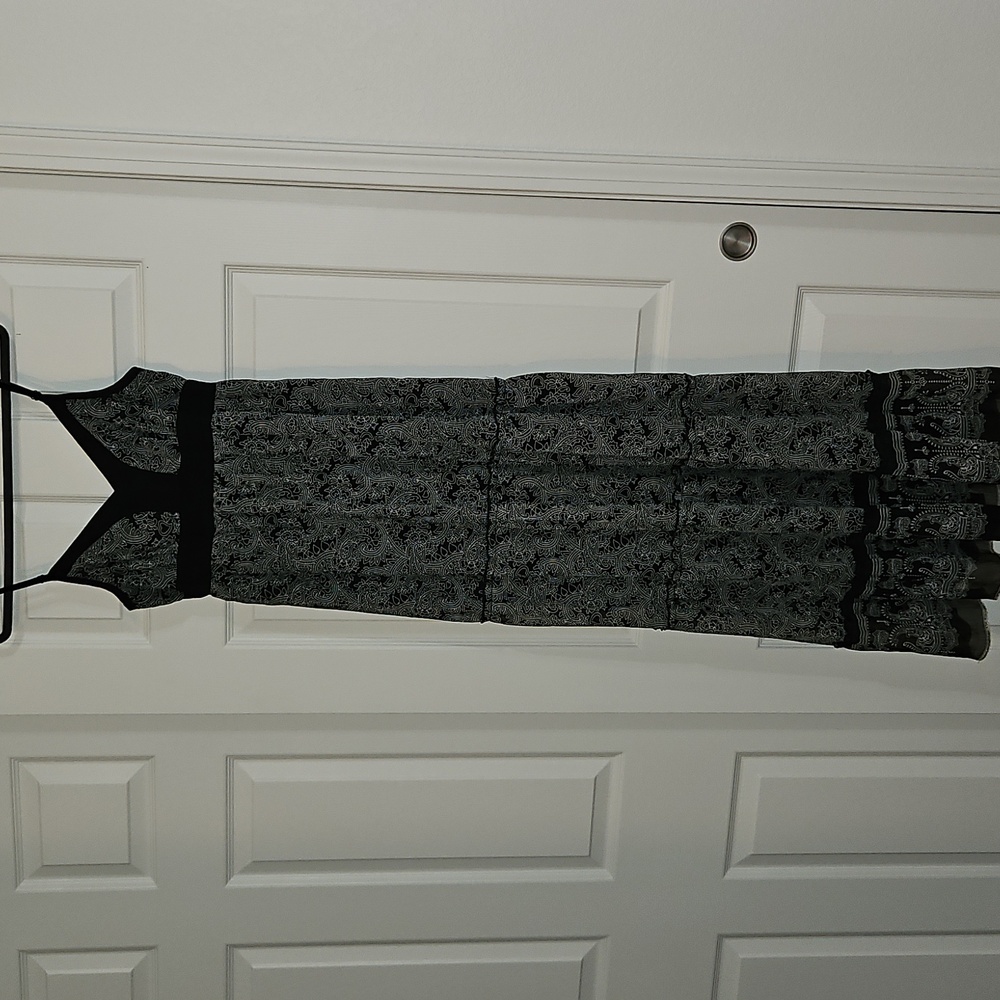 Guess Black and White Paisley Maxi Dress